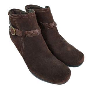 Clarks Bendables suade ankle boots, women's size 9, brown